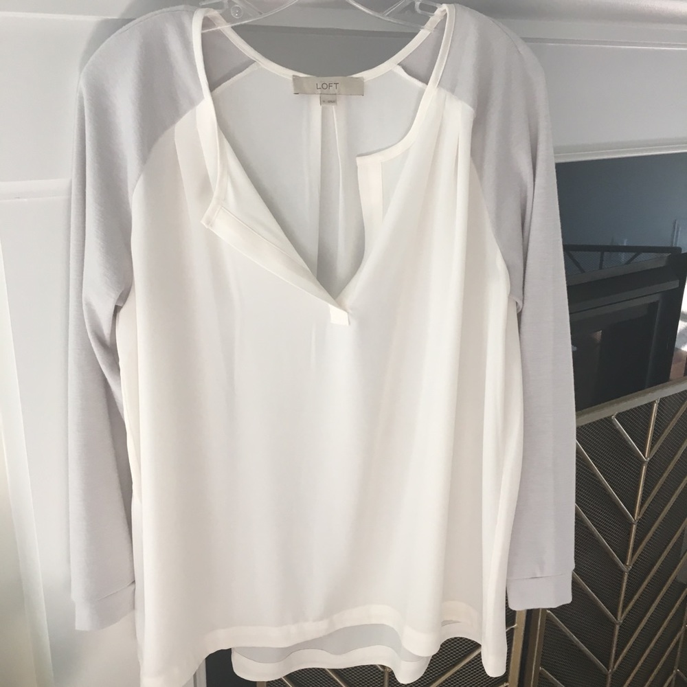 LOFT white blouse knit gray long sleeves
